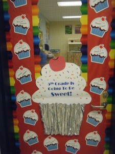 cupcake door decoration ide (2)