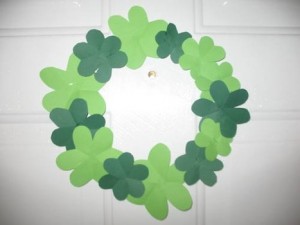 Easy shamrock wreath for kids for St. Patrick's Day