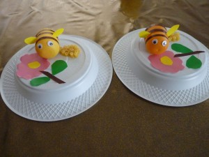 plastic-egg-bee-craft