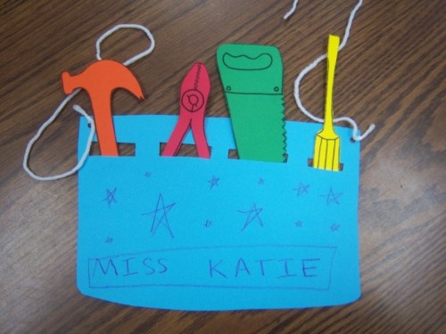 https://www.preschoolactivities.us/wp-content/uploads/2015/03/tool-box-craft-idea.jpg