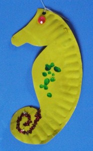 paper plate sea horse