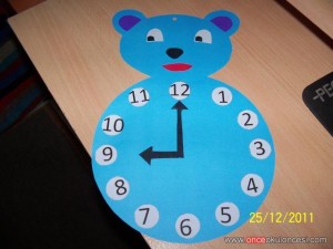 bear clock craft idea (2)