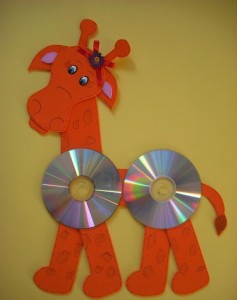 cd giraffe craft with template (2)