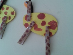 clothespin giraffe craft
