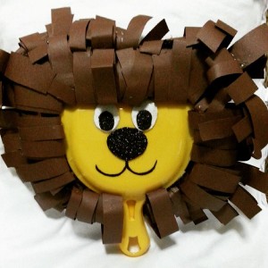 dustpan lion craft idea