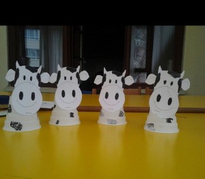 paper cup cow craft (2)