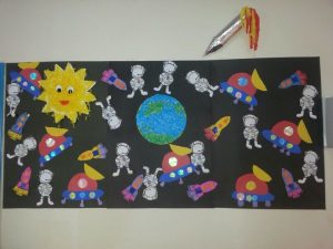astronaut-bulletin-board-idea-for-preschoolers