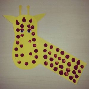 fingerprint-giraffe-craft-idea-for-kids