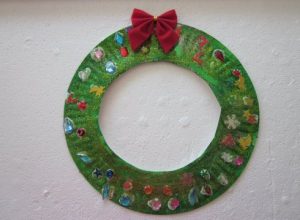paper-plate-christmas-wreath-craft