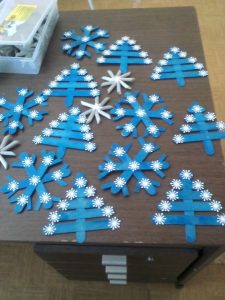 popsicle-stick-snowflake-craft